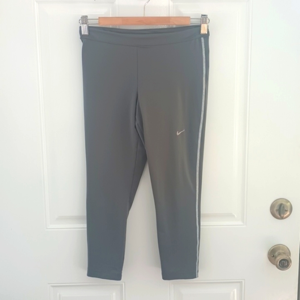 Nike golf tour performance DRI FIT cropped legging capris size S